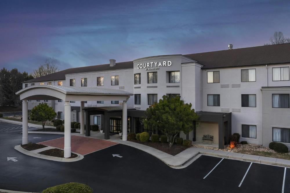 Courtyard Danville
