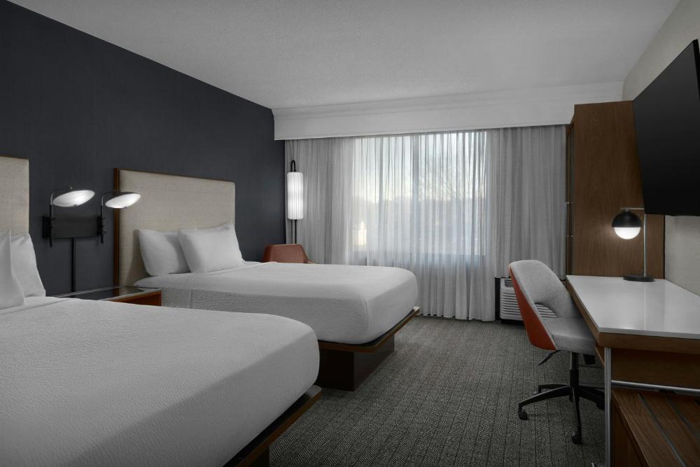 Queen Room with Two Queen Beds - Non-Smoking interior